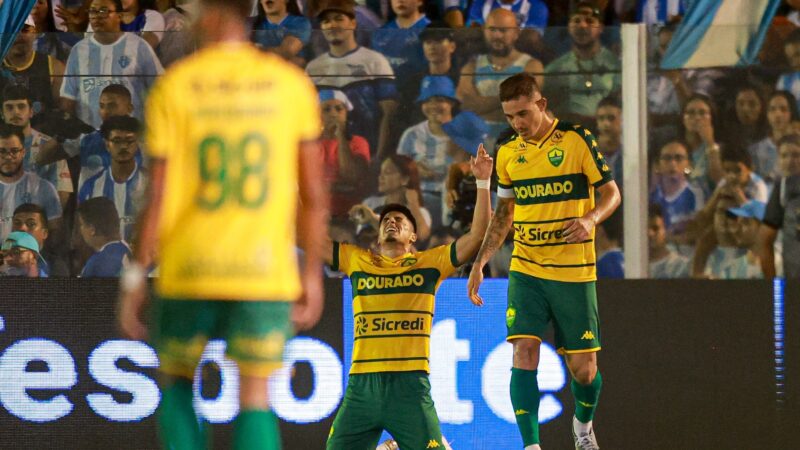 Atuações do Cuiabá: Martínez é o melhor mas time vacila; dê suas notas