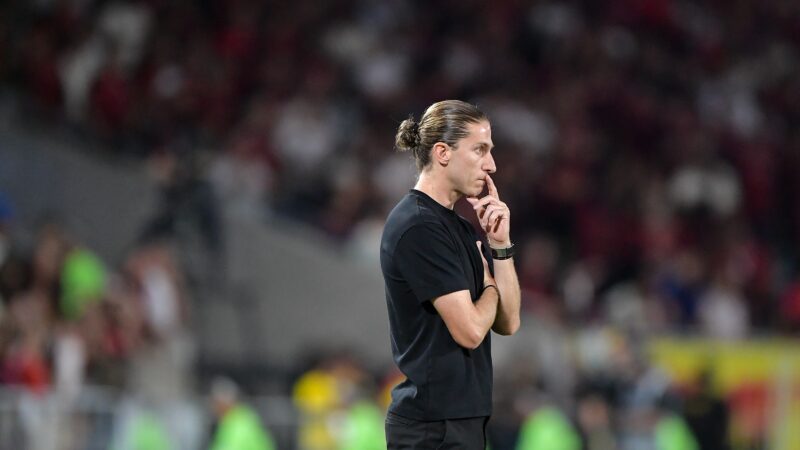 Felipe Luís errou contra o Cruzeiro