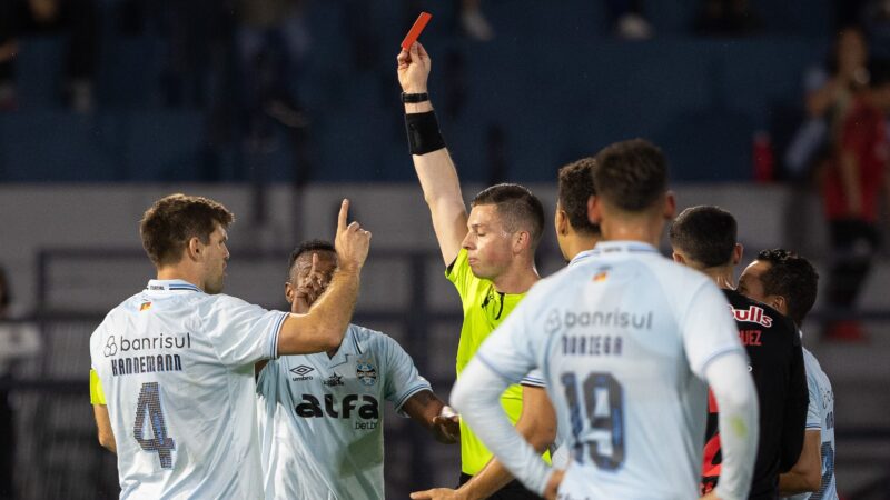 Procuradoria do STJD acata tese do Grêmio para anulação dos cartões de Kannemann e Marlon