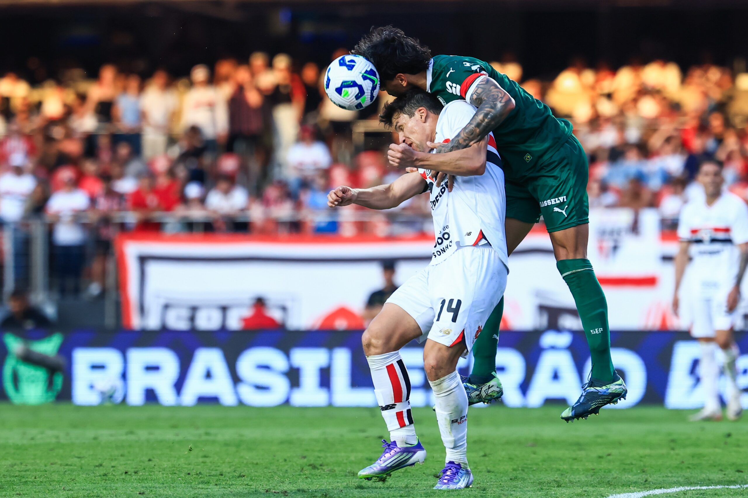 São Paulo quer que a CBF divulgue o áudio do VAR de mais um lance do clássico contra o Palmeiras