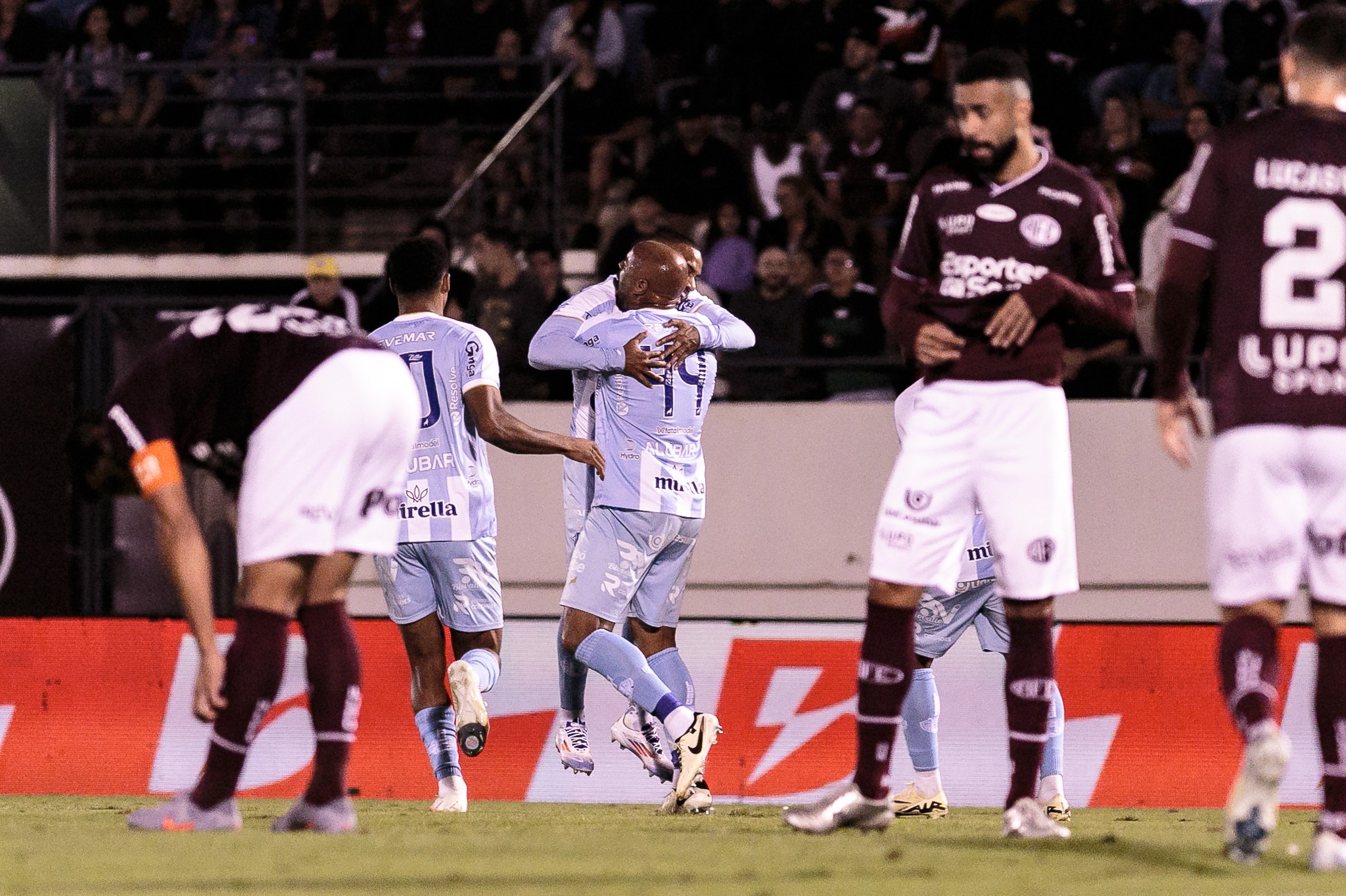 Ronaldo Alves, da Ferroviária, é defendido após falha contra Paysandu
