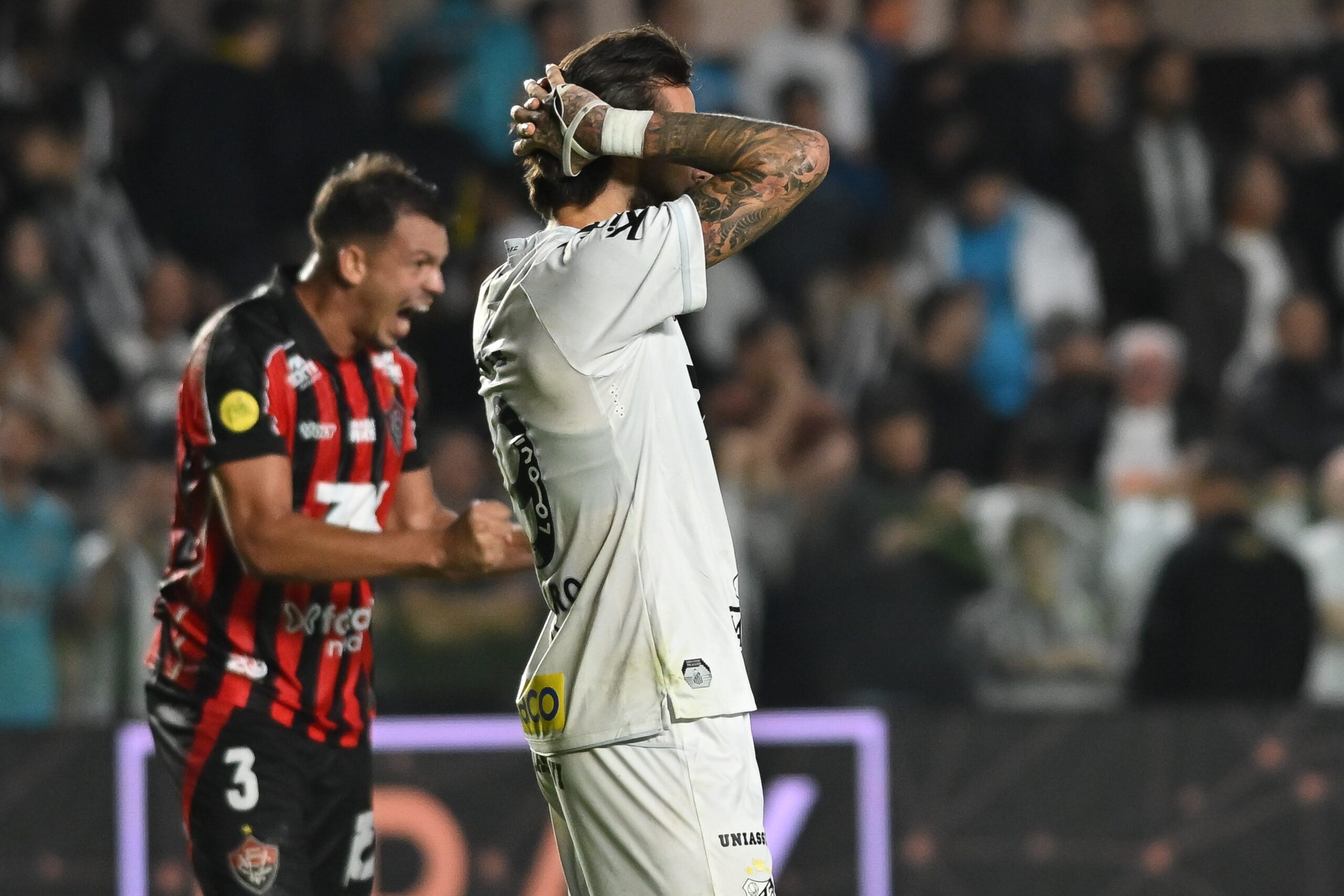 Santos x Vitória: CBF divulga áudios do VAR em lances que revoltaram Neymar