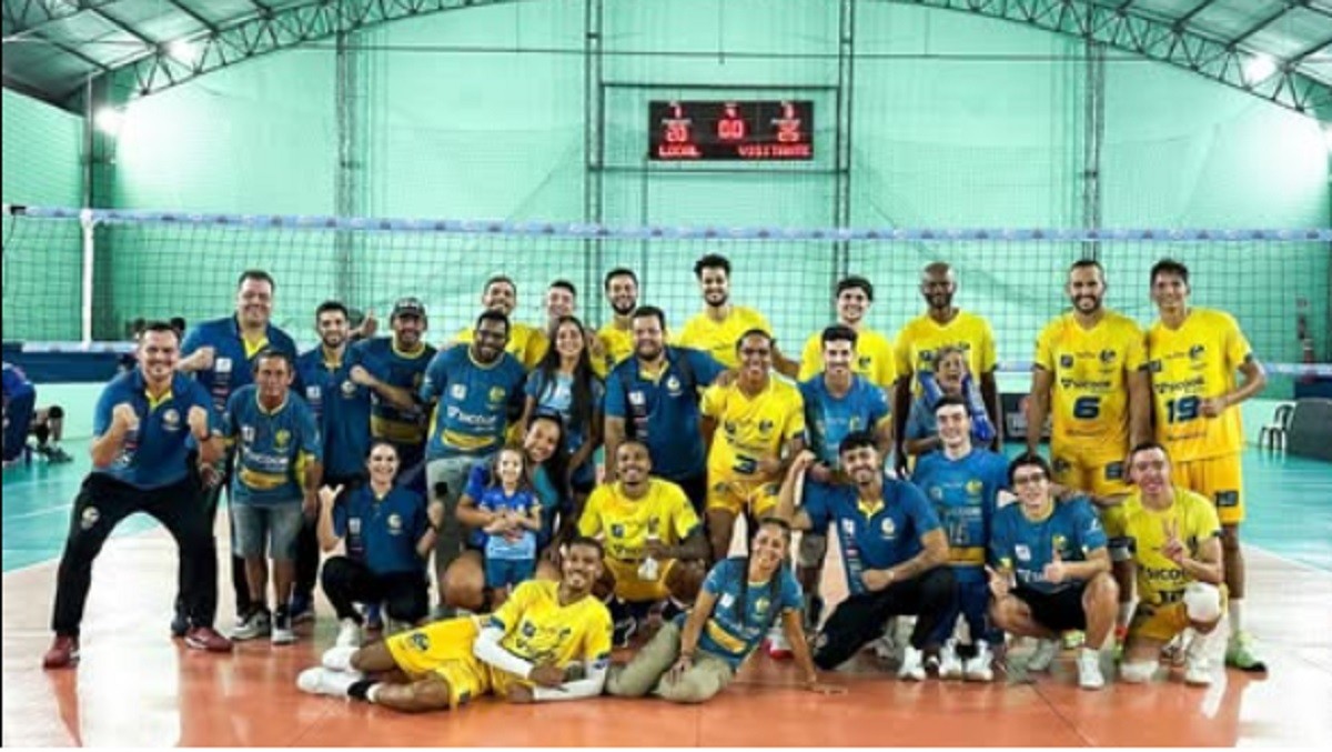 Araguari surpreende Monte Carmelo e se despede do Mineiro masculino de vôlei com vitória
