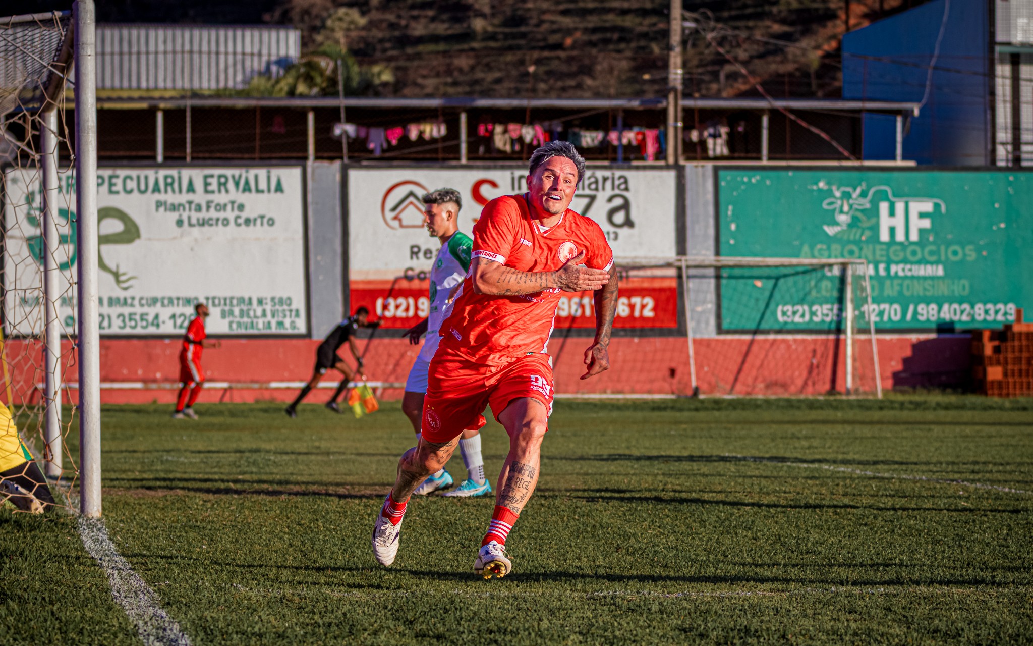 Artilheiro do Cruzeiro na Era Ronaldo, Edu brilha no futebol amador: “Amo a várzea”