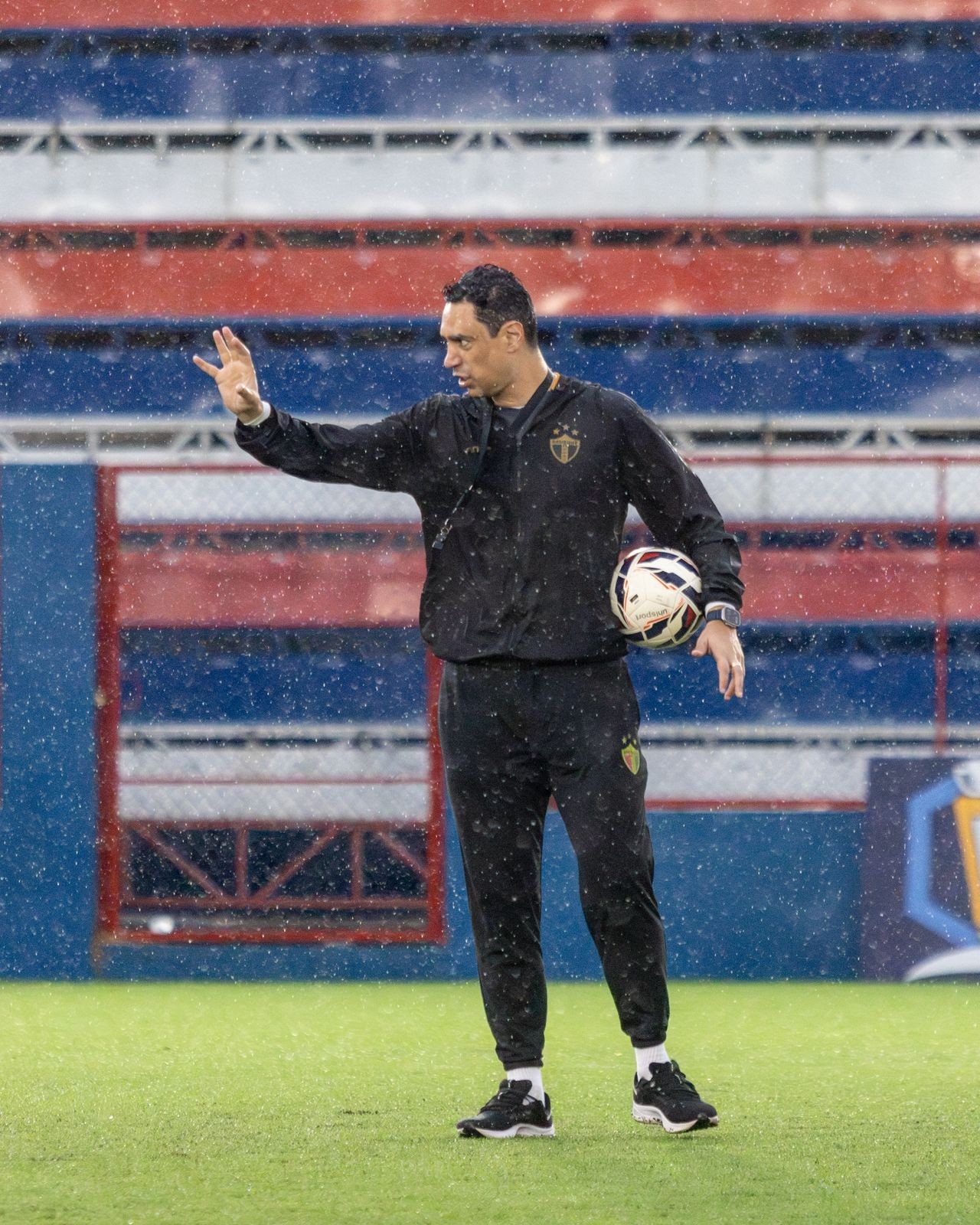 Brusque luta pelo acesso em jogo decisivo contra o Náutico; veja provável