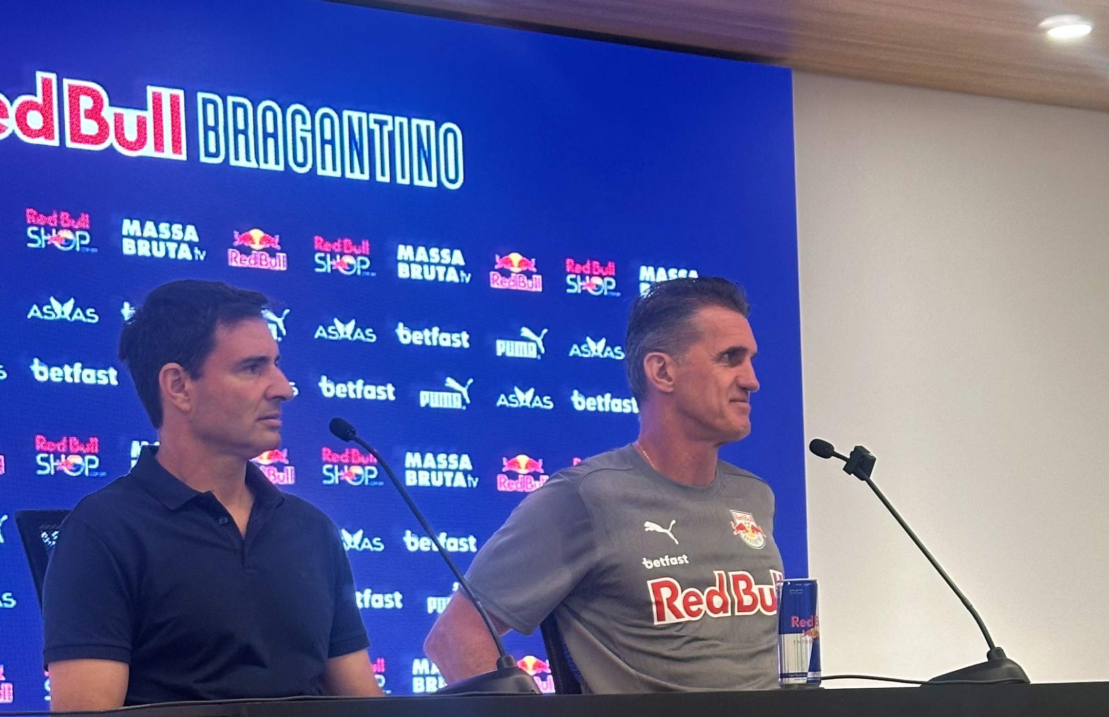 Cerri aponta motivos para contratar Mancini no Bragantino e explica contrato de oito jogos