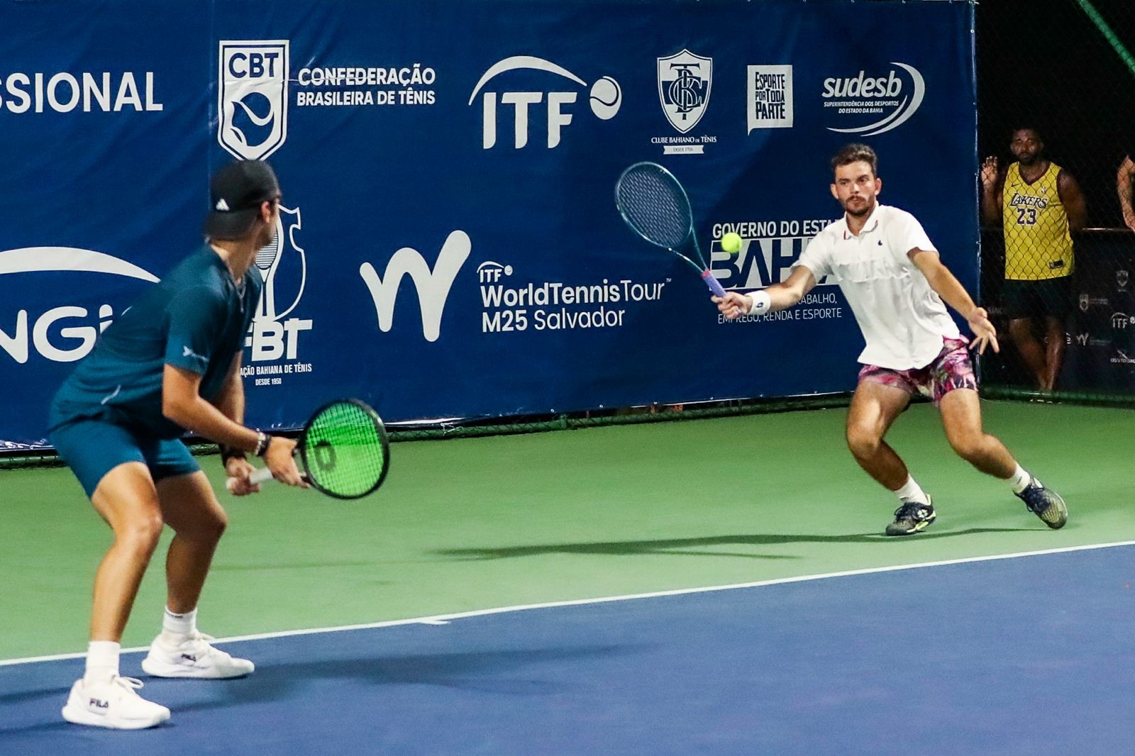 Baiano Natan Rodrigues é campeão nas duplas de torneio ATP disputado em Salvador
