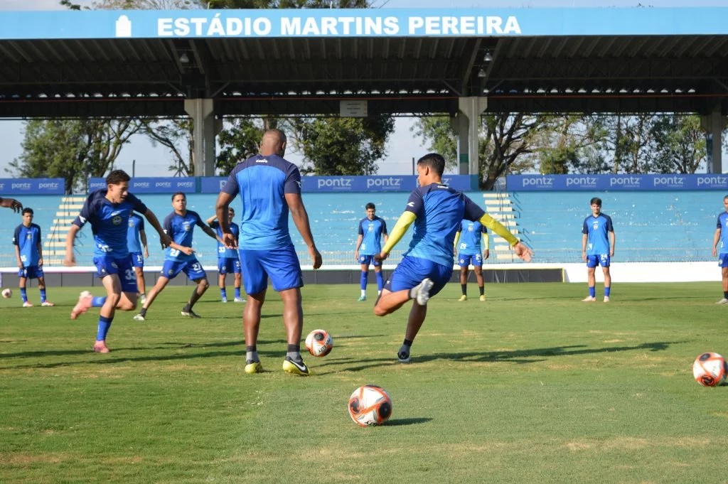 São José marca início da pré-temporada e anuncia saída de três jogadores