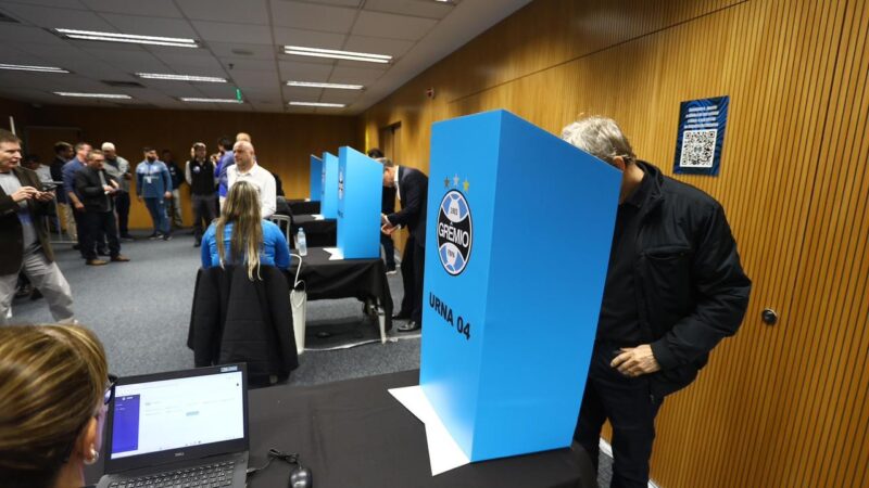 Odorico Roman e Paulo Caleffi avançam para o segundo turno da eleição à presidência do Grêmio