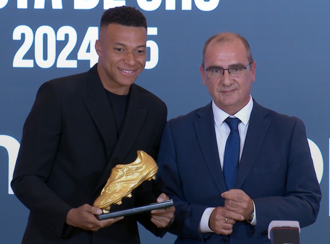 Mbappé recebe Chuteira de Ouro, e peso dos gols fez francês superar Gyokeres; entenda