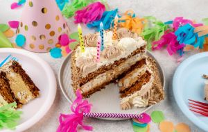 Anvisa proíbe ingrediente popular usado em bolos e doces