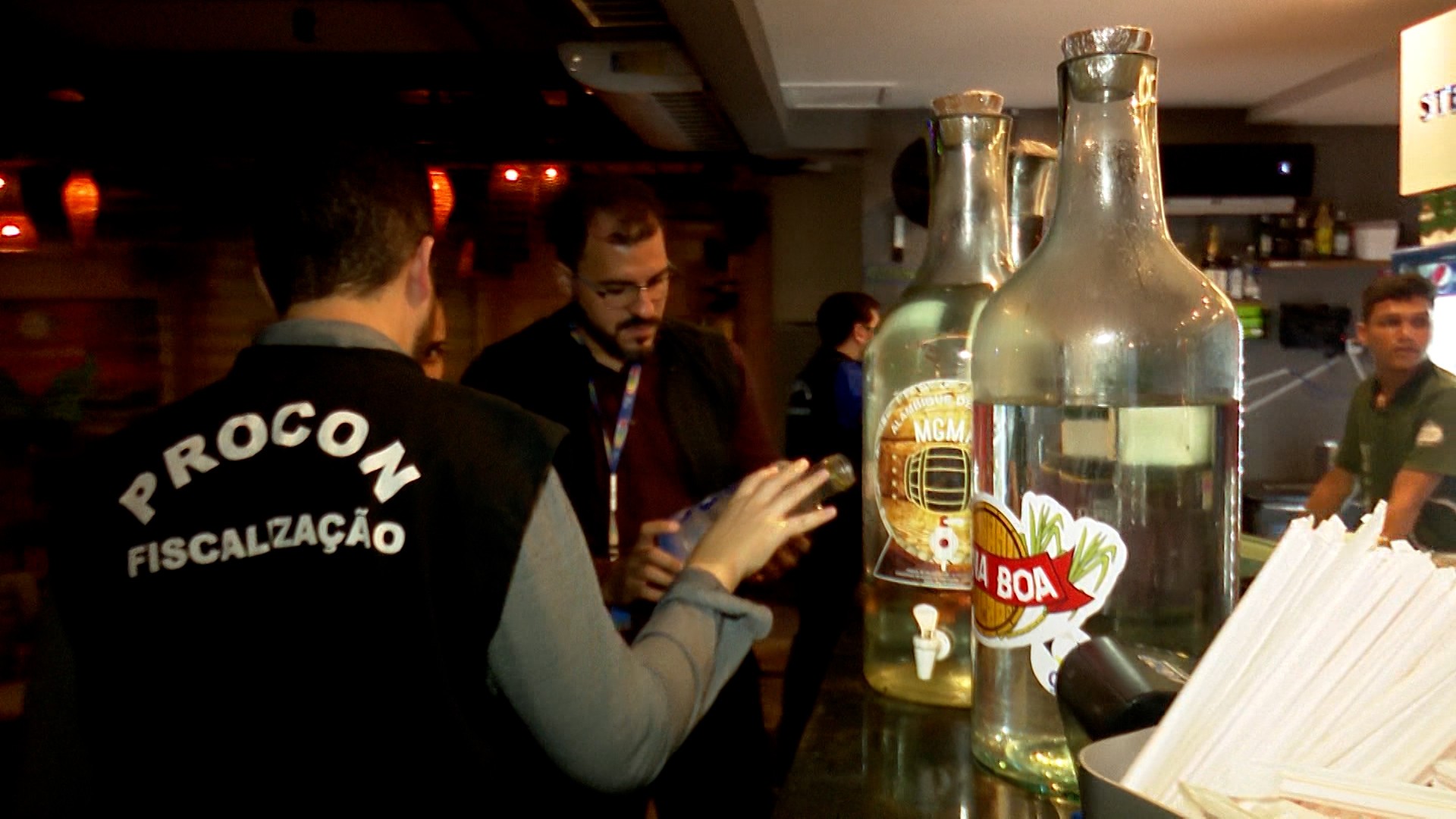 ‘Caipirinhas canceladas’: imprensa internacional repercute casos de intoxicação por metanol no Brasil