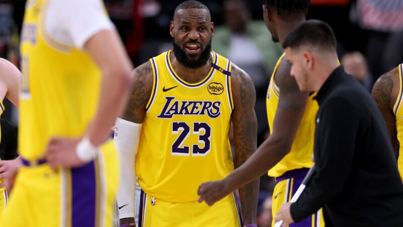 NBA tem mais de 70 jogadores que nasceram depois de LeBron James estrear profissionalmente