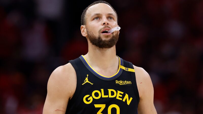 Curry na ponta e LeBron fora do top 10: veja os 15 maiores salários da NBA para a temporada 2025/26