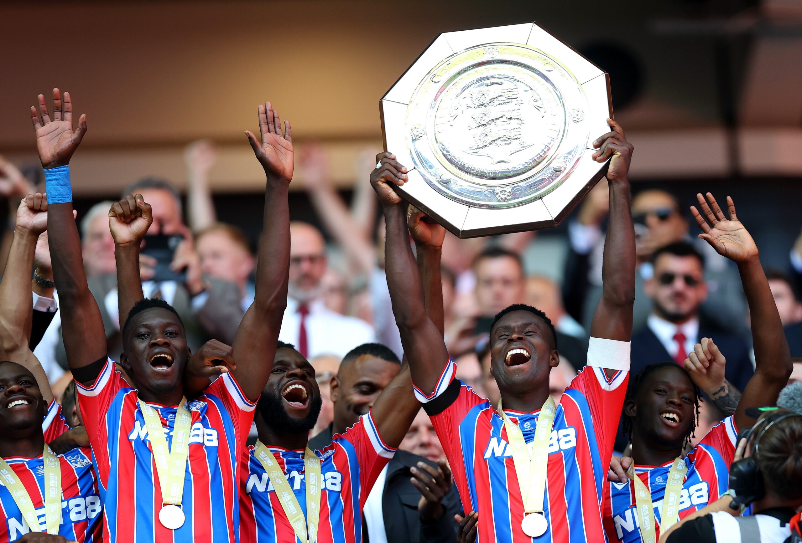 Crystal Palace vence primeiro jogo em torneios da Uefa e bate recorde de invencibilidade