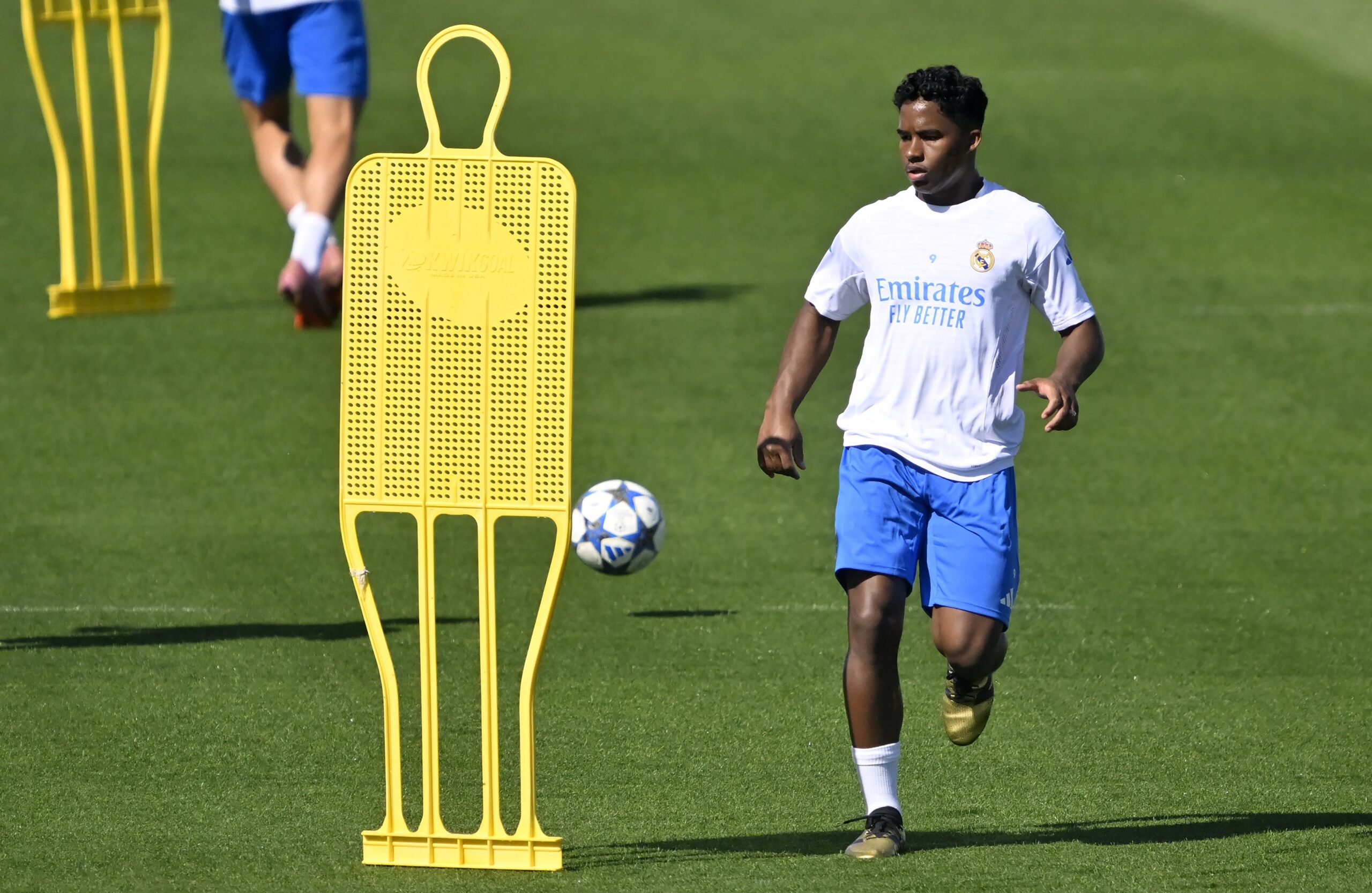 Jornal espanhol diz que Real Madrid considera empréstimo de Endrick: “Atrás de todos os atacantes”