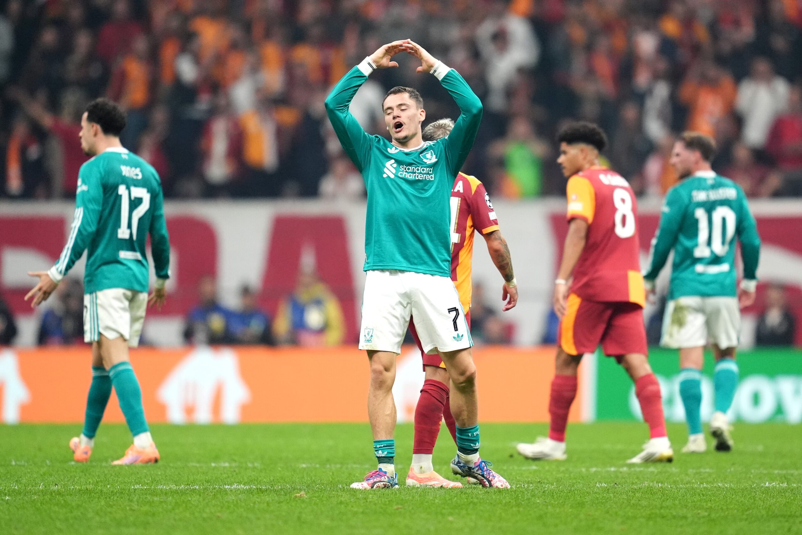 Ídolo do Liverpool pede barração de Wirtz e critica time: “Não jogam futebol, jogam basquete”