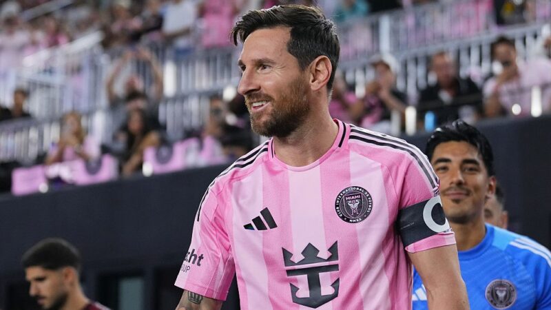 Messi alterna convocação com jogo do clube e faz dois gols em vitória decisiva do Inter Miami