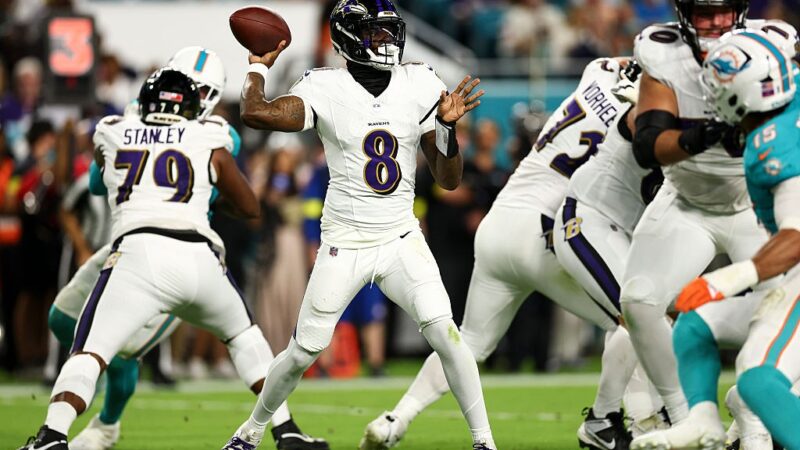 NFL: Com show de Lamar Jackson, Ravens vencem Dolphins fora de casa por 28 a 6