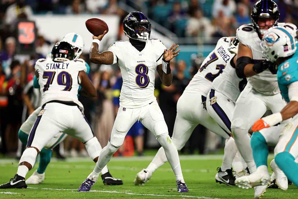 NFL: Com show de Lamar Jackson, Ravens vencem Dolphins fora de casa por 28 a 6