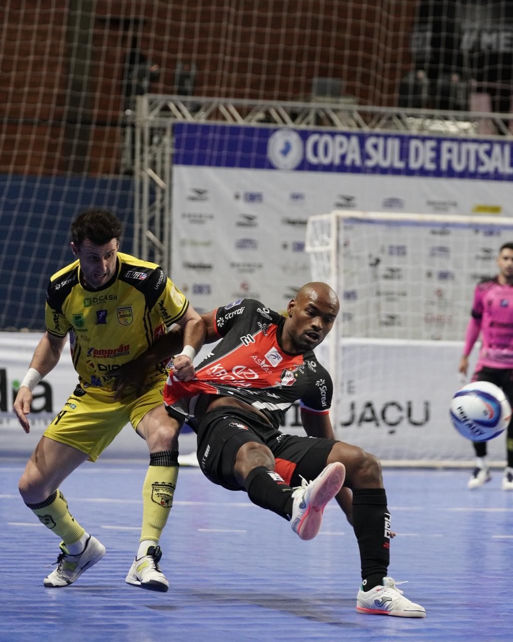 Jaraguá e Joinville empatam pela 1ª rodada da Copa Sul de Futsal