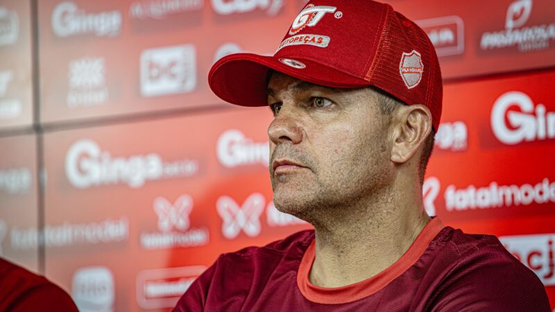 Umberto Louzer celebra fim da “marca ingrata” e volta da confiança ao Vila Nova
