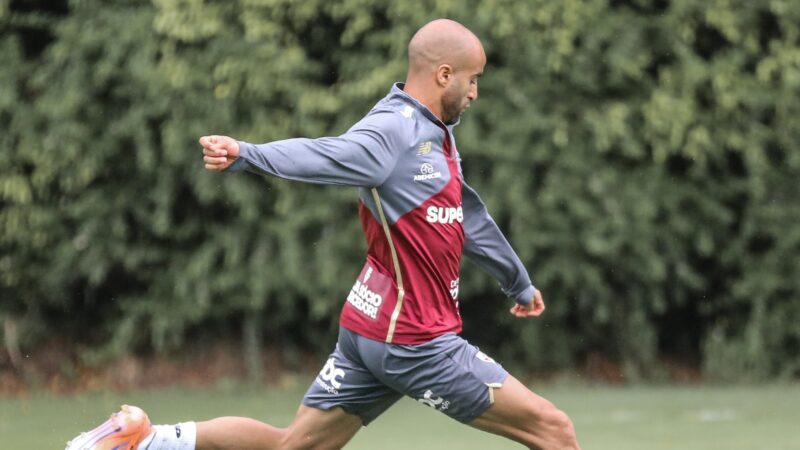 Escalação: São Paulo faz ajustes táticos e treina bola parada para enfrentar o Vasco