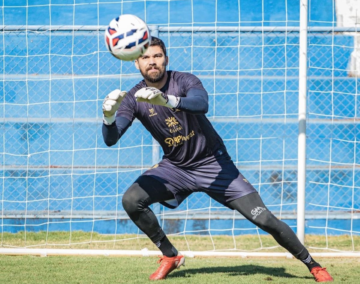 ABC oficializa goleiro Matheus Alves, ex-Aparecidense e Goiás
