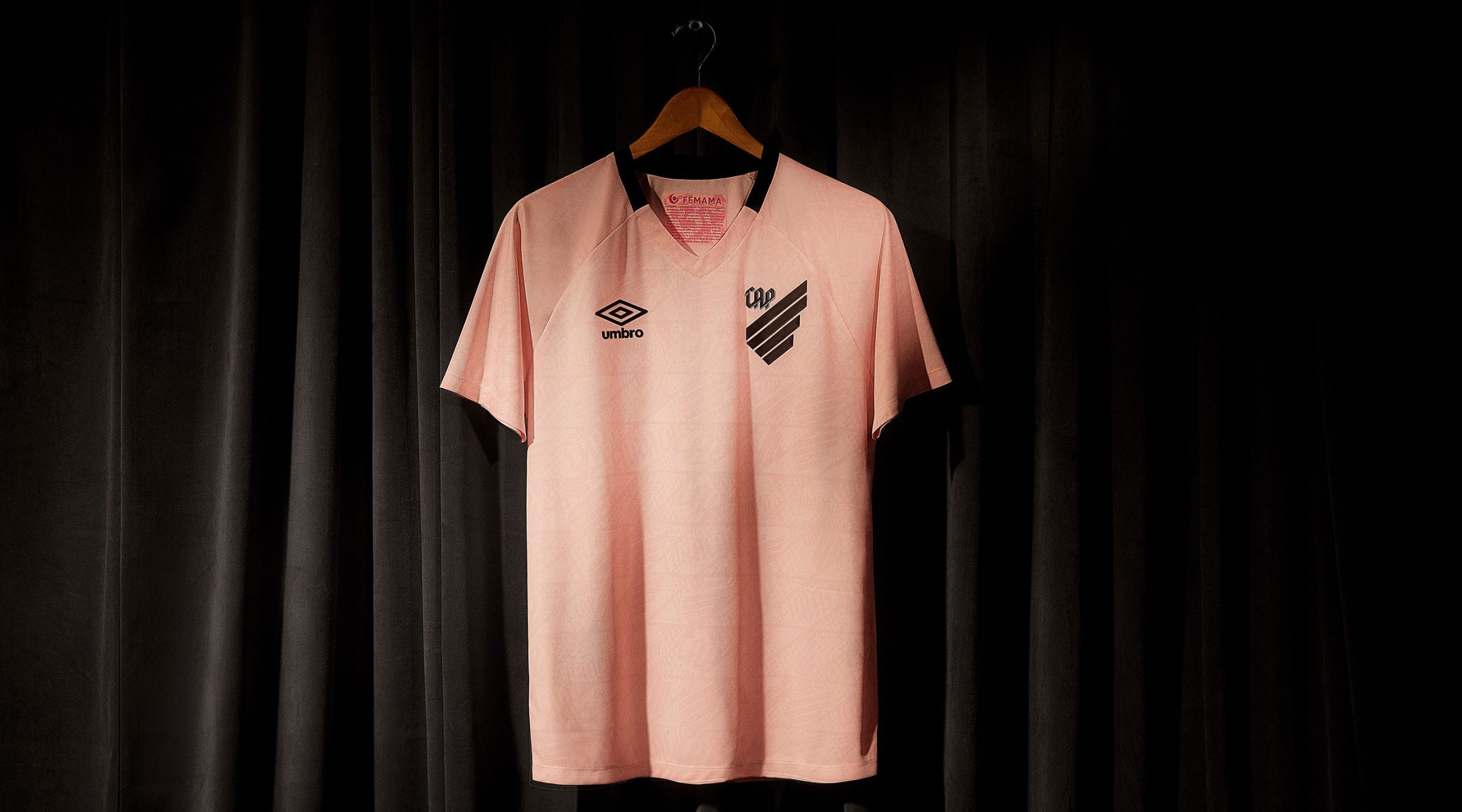 Athletico lança nova camisa em apoio ao Outubro Rosa; veja fotos e preços