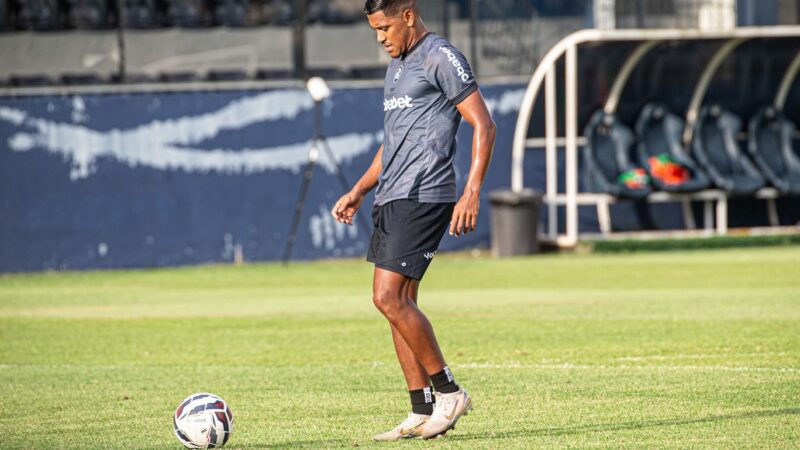 Artilheiro da Série B, Pedro Rocha está disponível para encarar o Athletico-PR