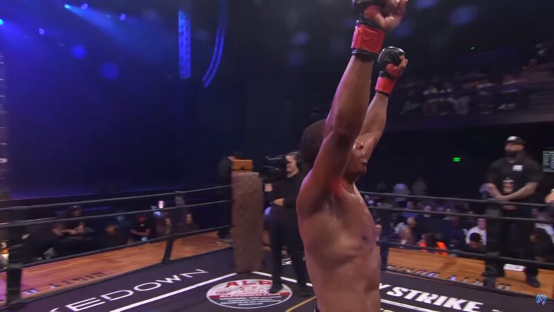 Aos 47 anos, ex-UFC Massaranduba derrota espanhol em luta nos EUA: “Quem tem limite é município”