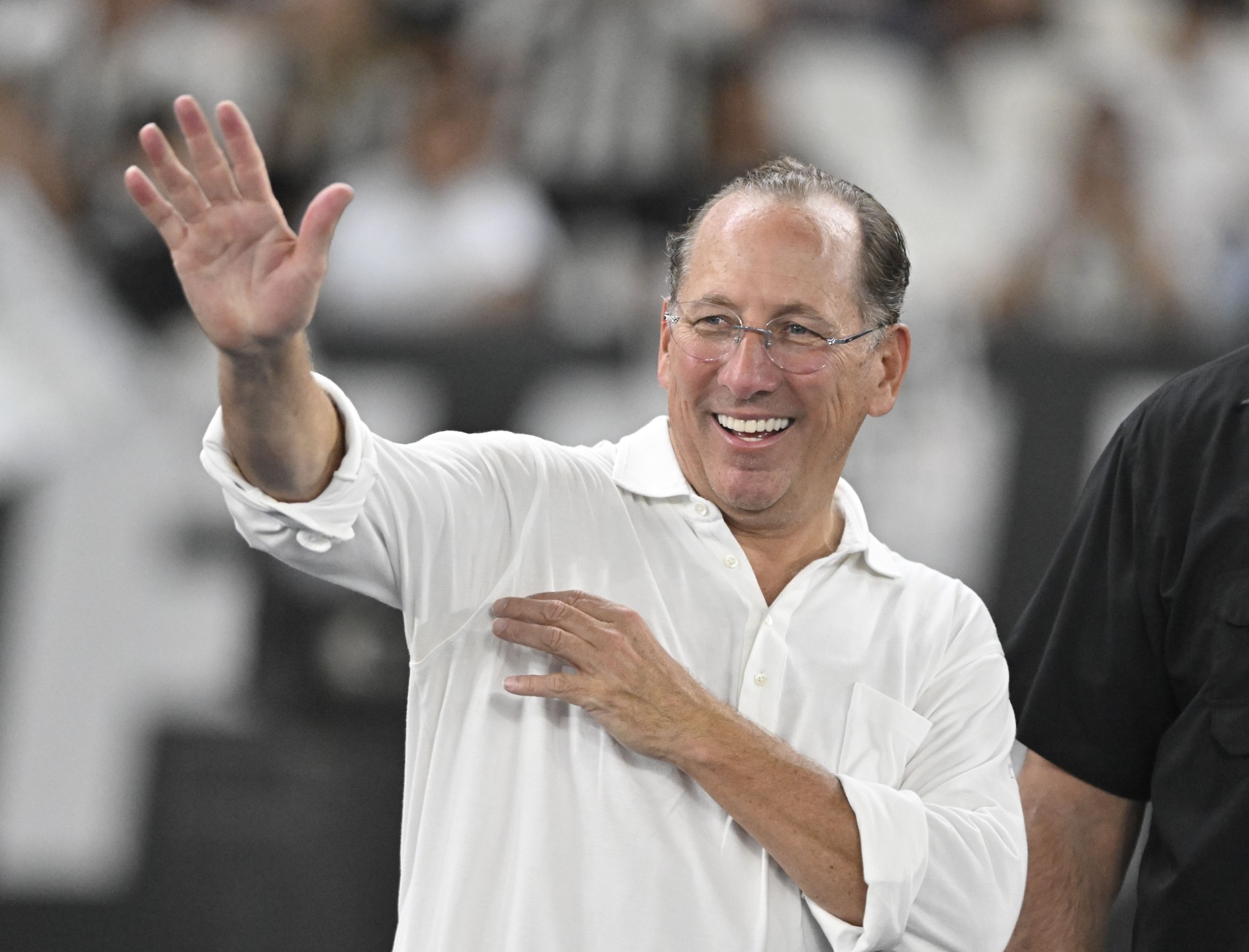 Textor diz que fica no Botafogo até morrer e descarta disputa com clube social: “Não somos o Vasco”