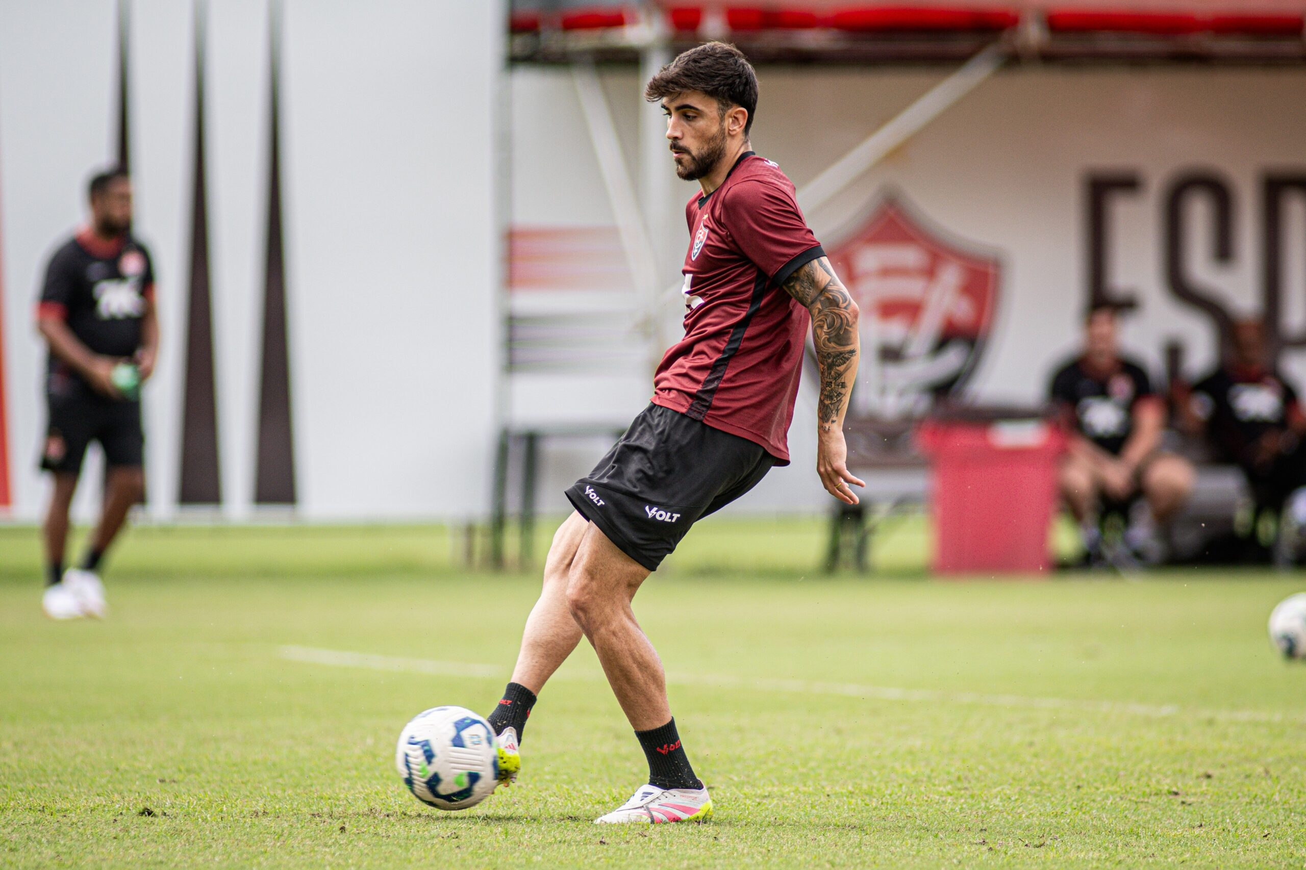 Volante do Vitória, Rúben Ismael passa por cirurgia e está fora da temporada