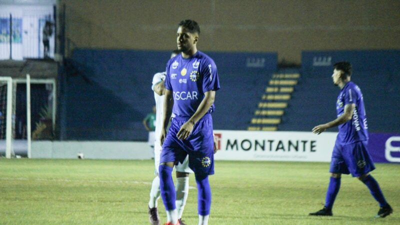 Marília anuncia a contratação do zagueiro Matheus Abreu