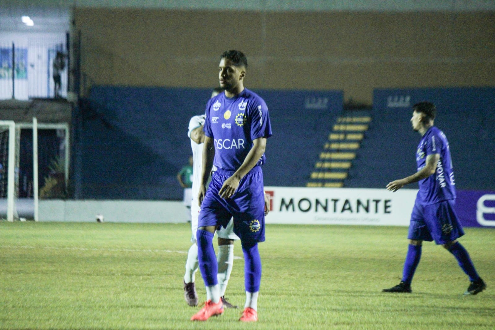 Marília anuncia a contratação do zagueiro Matheus Abreu