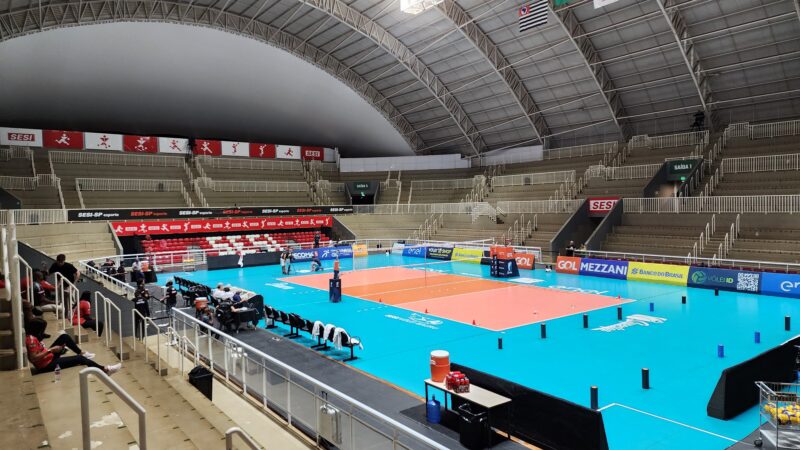 Sesi-Bauru e Renasce fazem jogo decisivo da semifinal do Paulista de Vôlei feminino