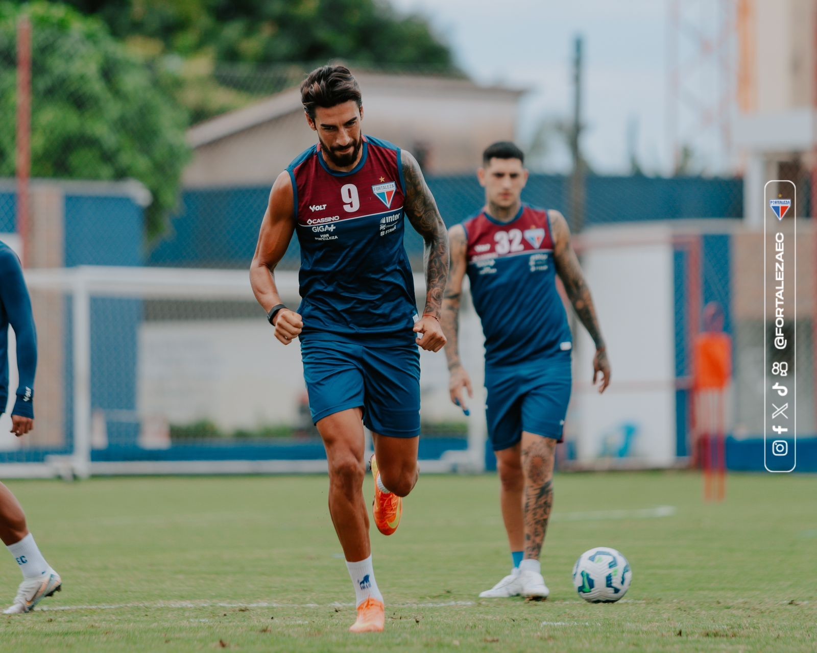 Lucero e Kuscevic cumprem suspensão e desfalcam Fortaleza contra o Flamengo