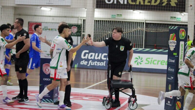 Árbitros com deficiência têm futsal como meio de sociabilidade e mantêm paixão acesa
