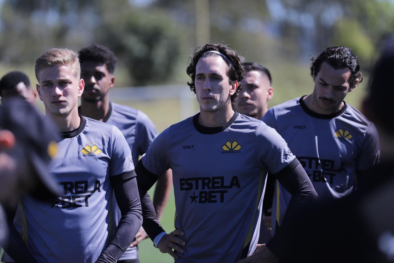 Nicolas sofre fratura no osso da face e desfalca o Criciúma por um mês