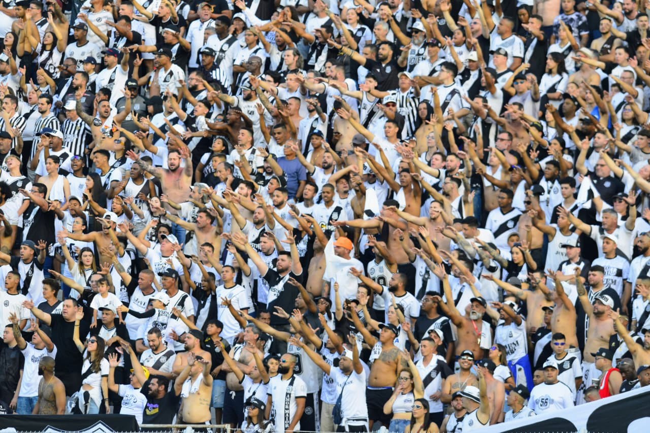 Com recorde à vista, torcida da Ponte esgota ingressos para o dérbi no primeiro dia de vendas