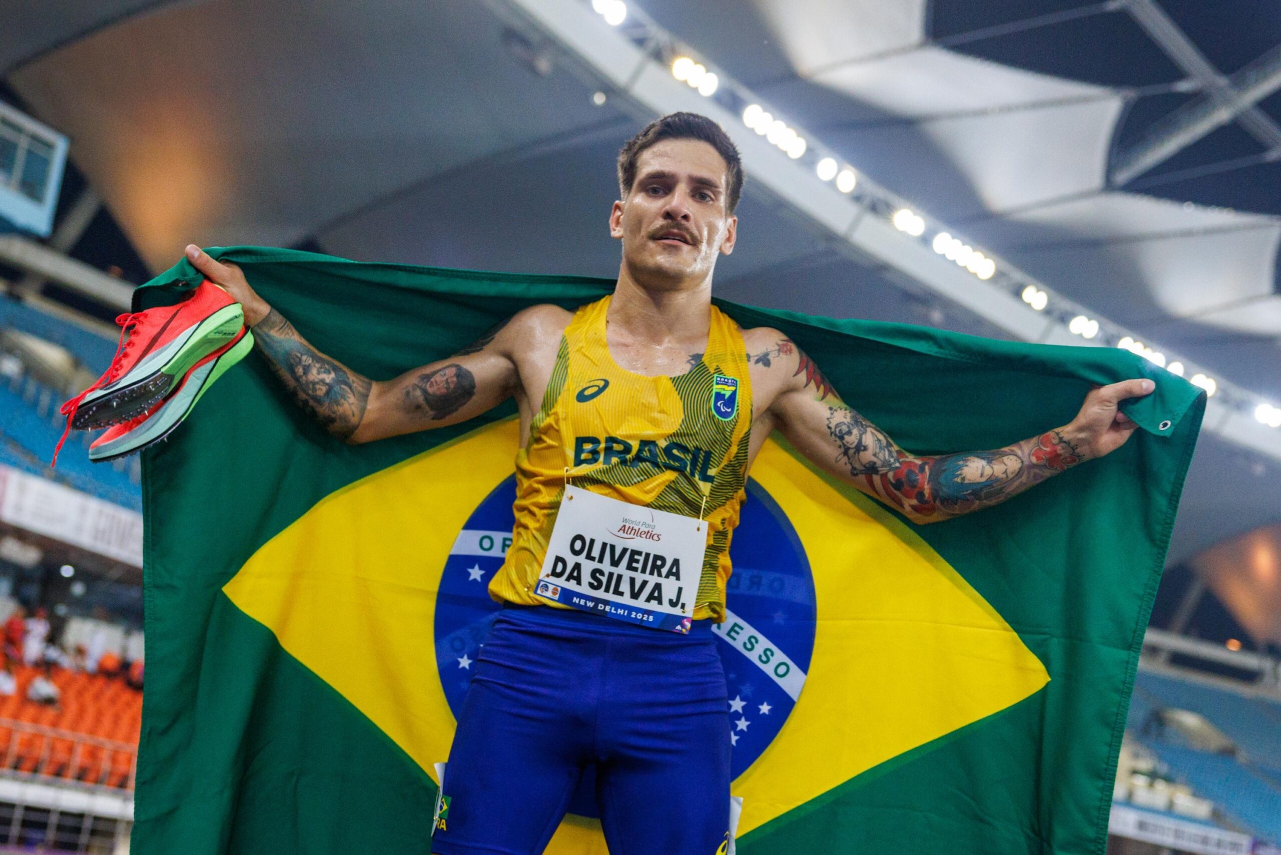 Jerusa Geber é tetra dos 100m e se iguala a Terezinha como maior medalhista do Brasil em Mundiais
