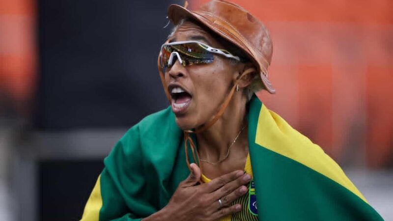 Ouro no Mundial, Keyla Barros se emociona após recorde e desabafa: “Morei dentro do mato”