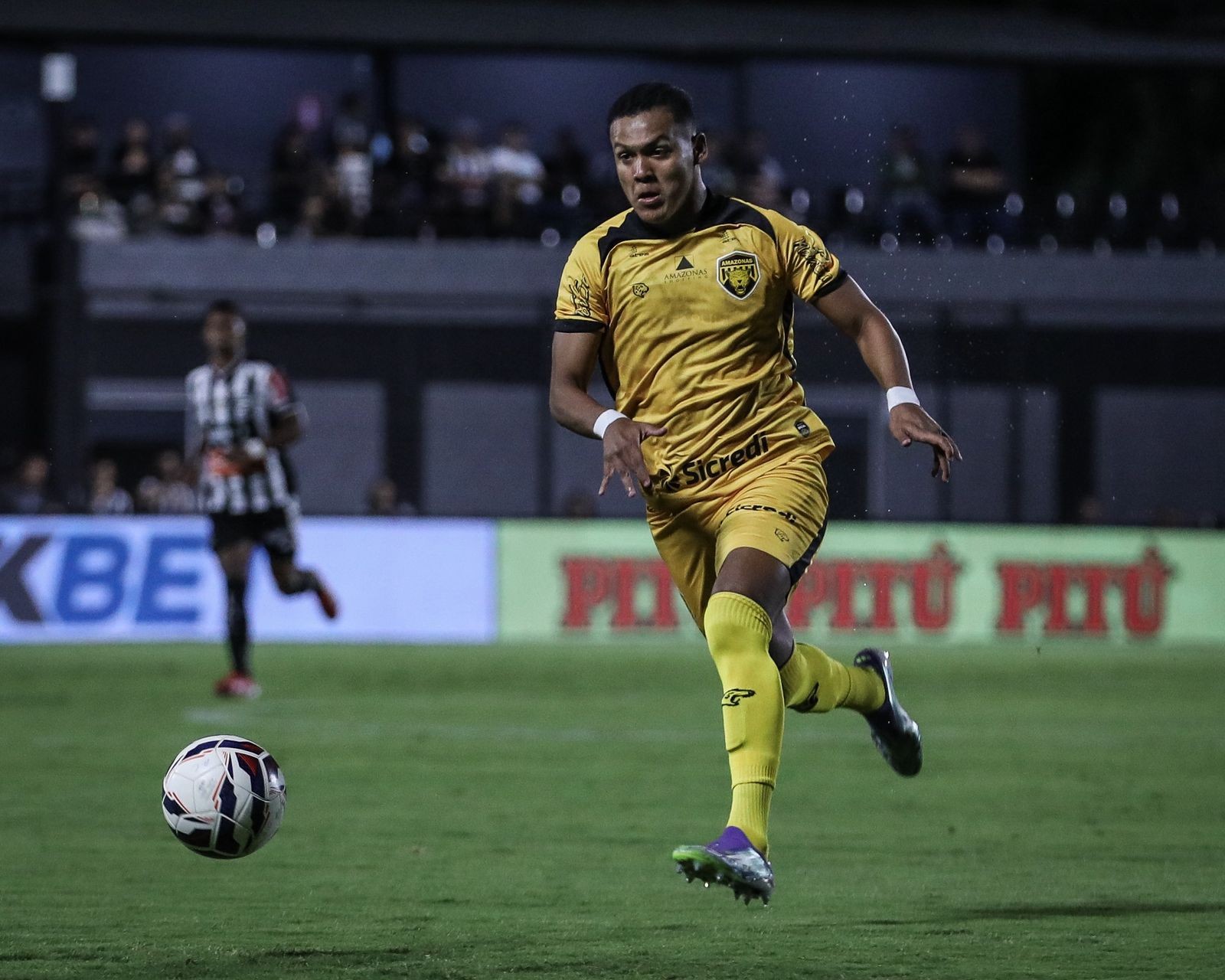 Rafael Monteiro, Carlos Akapo e Joaquín Torres desfalcam o Amazonas contra o Criciúma