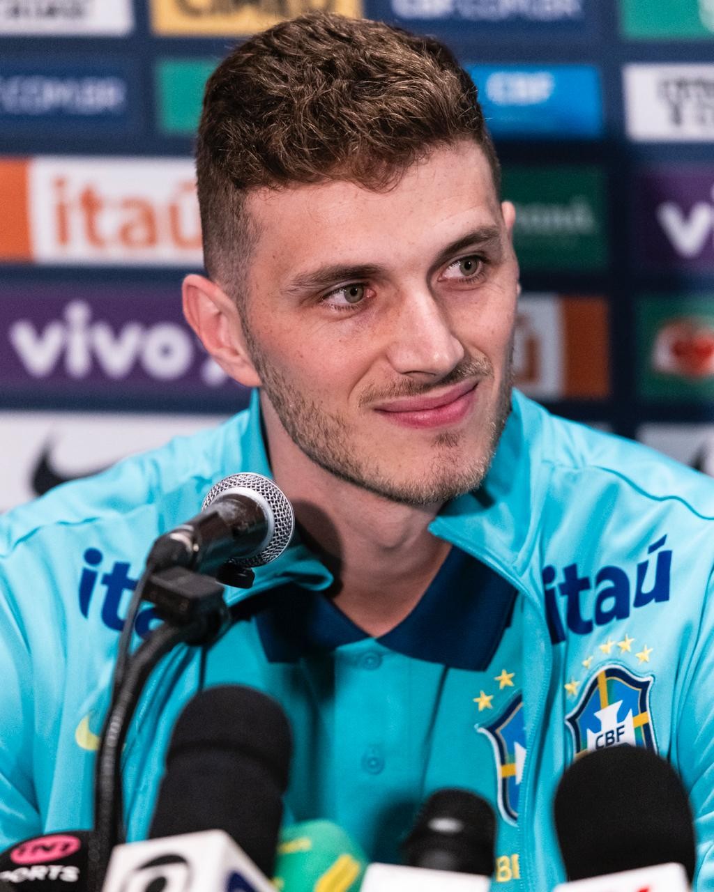 Bento indica que será titular contra a Coreia e vê Alisson e Ederson em vantagem por vaga na Copa