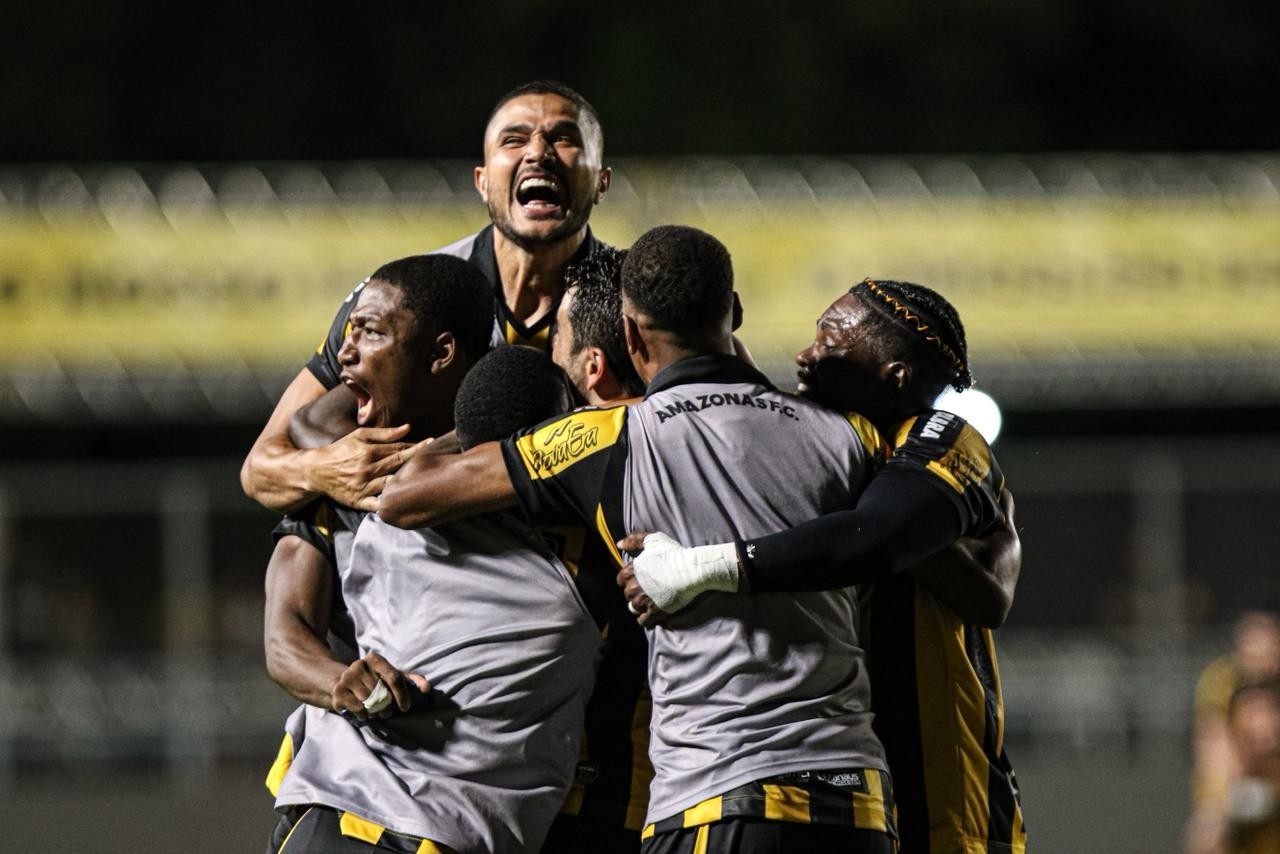 Vitória sobre Criciúma faz risco diminuir e Amazonas segue vivo na luta contra o rebaixamento