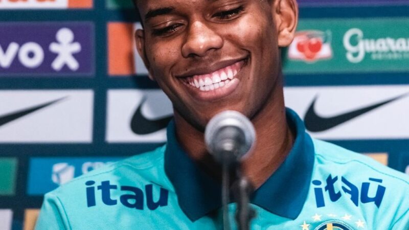 “Estêvãomania” chega a Seul e atrai holofotes em passagem da Seleção: “Surpreendeu bastante”