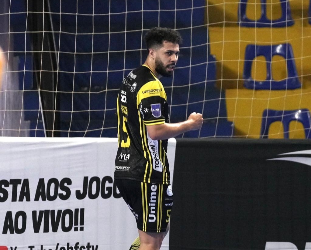 Jaraguá vence Russo Preto e se classifica à semifinal da Copa Sul
