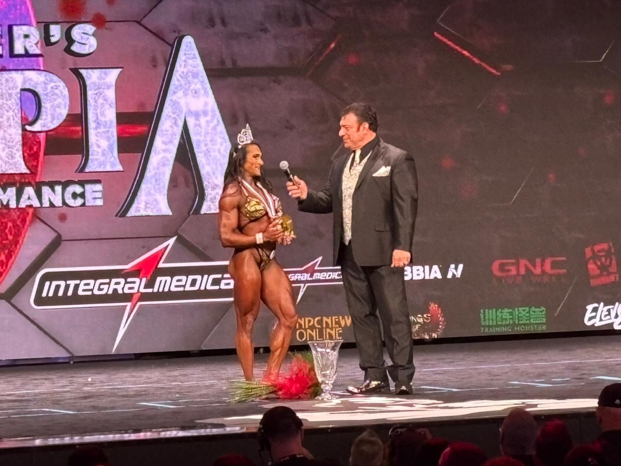 Mr. Olympia 2025: Natalia Coelho conquista o título da categoria Women’s Physique