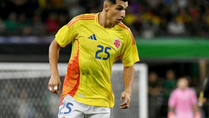 Serna, do Fluminense, ganha destaque em jornais após atuar pela Colômbia