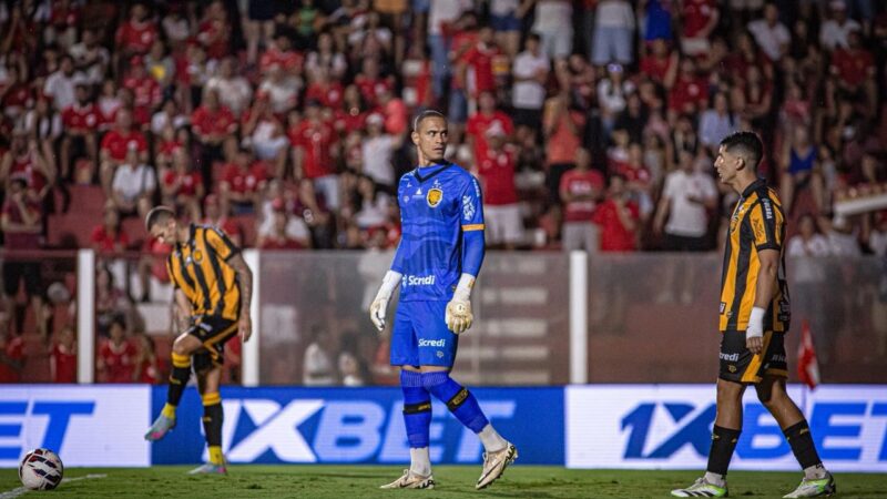 Atuações do Amazonas: Renan volta bem, mas substitutos do ataque desperdiçam em derrota